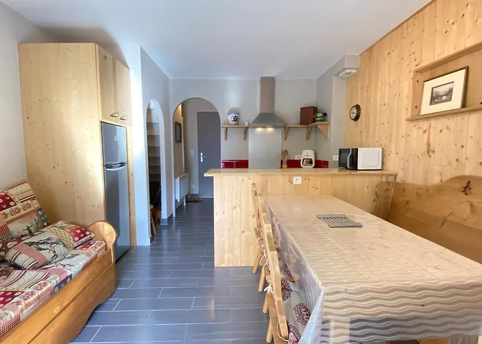 Joli 60m2 Proche Du Centre. Parking. Balcon Appartamento