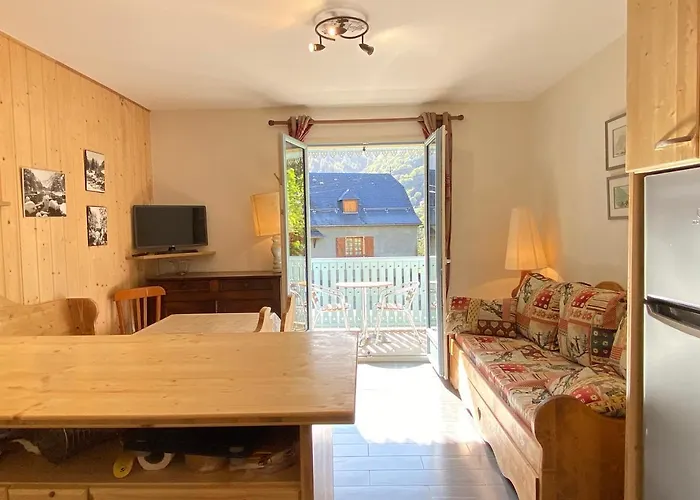 Joli 60m2 Proche Du Centre. Parking. Balcon Appartamento